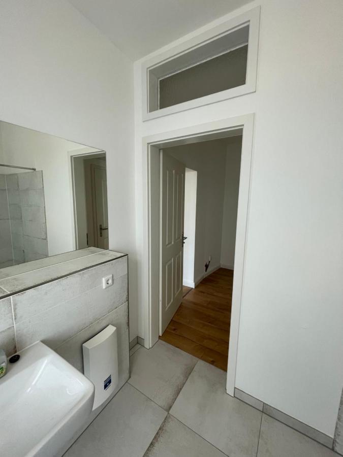 Boutique Hotel Pension Luisengruen Kueche 1Gbs Wlan Netflix Disney Magentatv 켐니츠 외부 사진