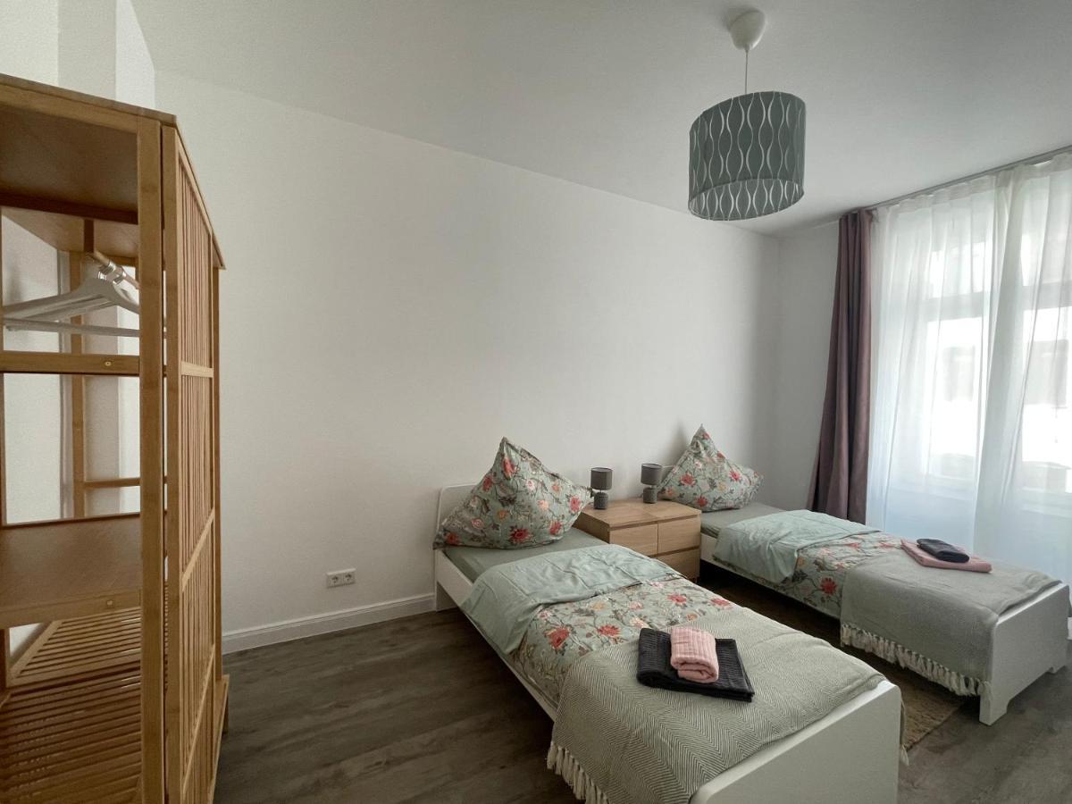Boutique Hotel Pension Luisengruen Kueche 1Gbs Wlan Netflix Disney Magentatv 켐니츠 외부 사진