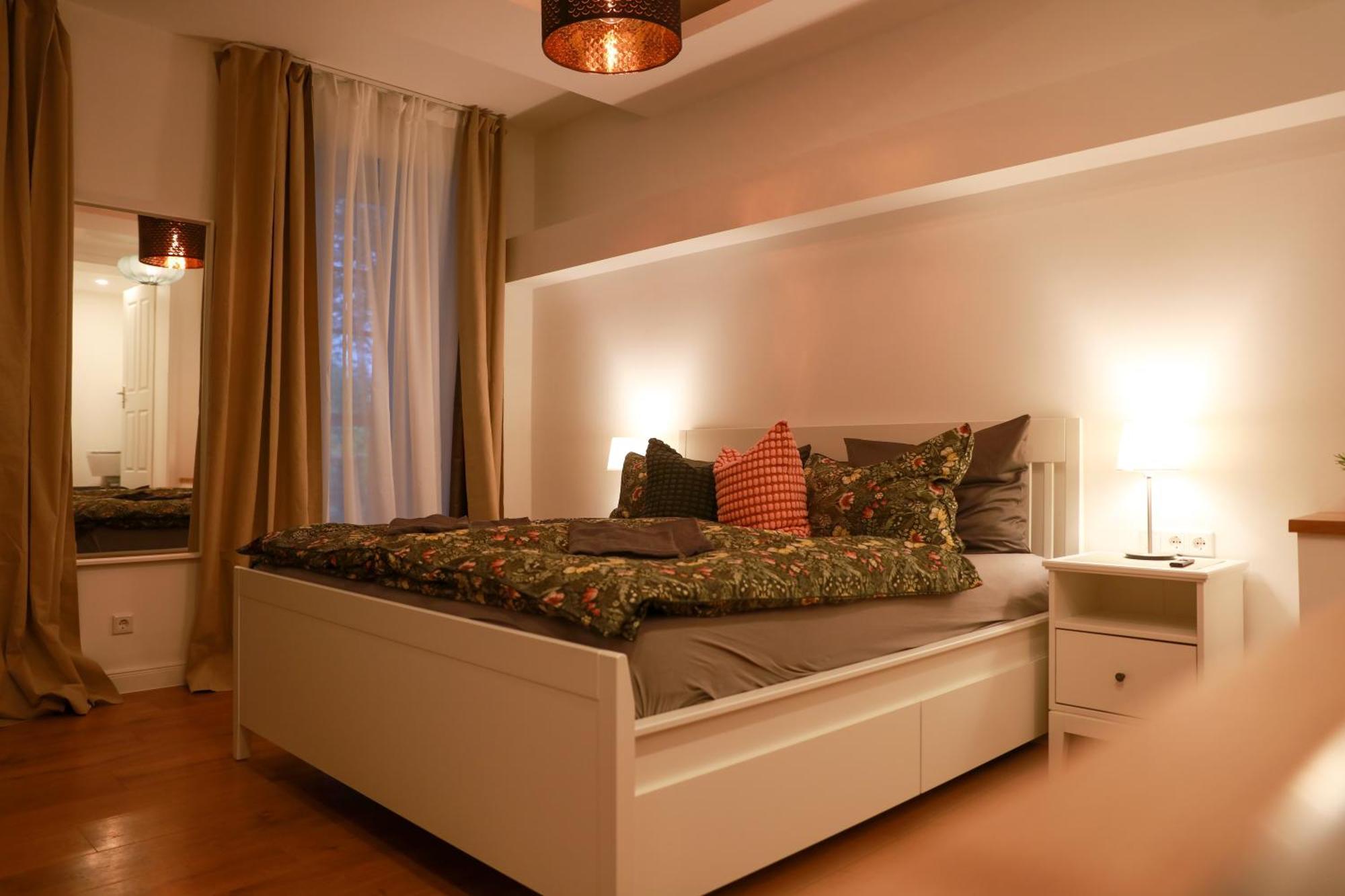 Boutique Hotel Pension Luisengruen Kueche 1Gbs Wlan Netflix Disney Magentatv 켐니츠 외부 사진