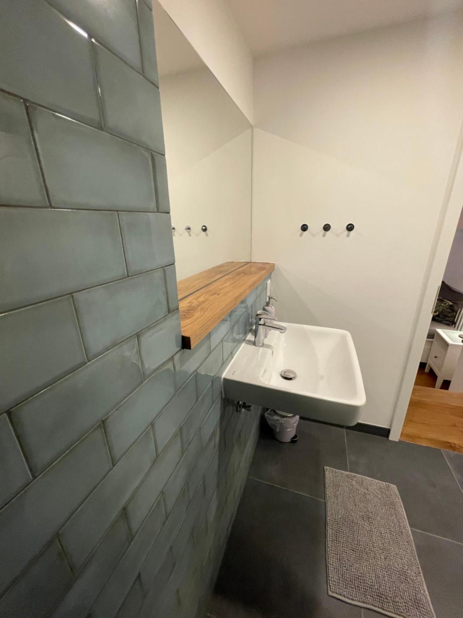 Boutique Hotel Pension Luisengruen Kueche 1Gbs Wlan Netflix Disney Magentatv 켐니츠 외부 사진