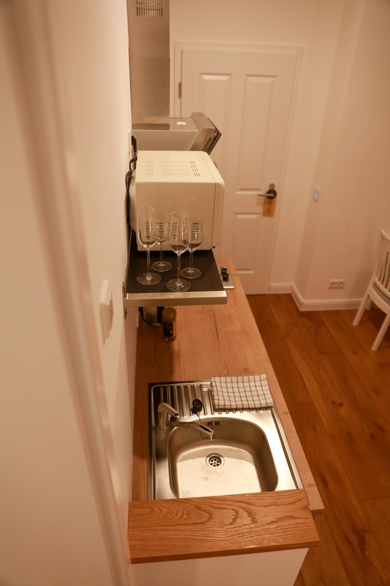 Boutique Hotel Pension Luisengruen Kueche 1Gbs Wlan Netflix Disney Magentatv 켐니츠 외부 사진